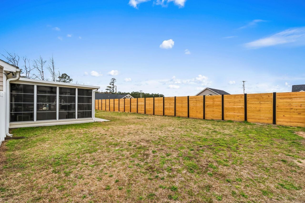 905 Futrell St. Photo 31