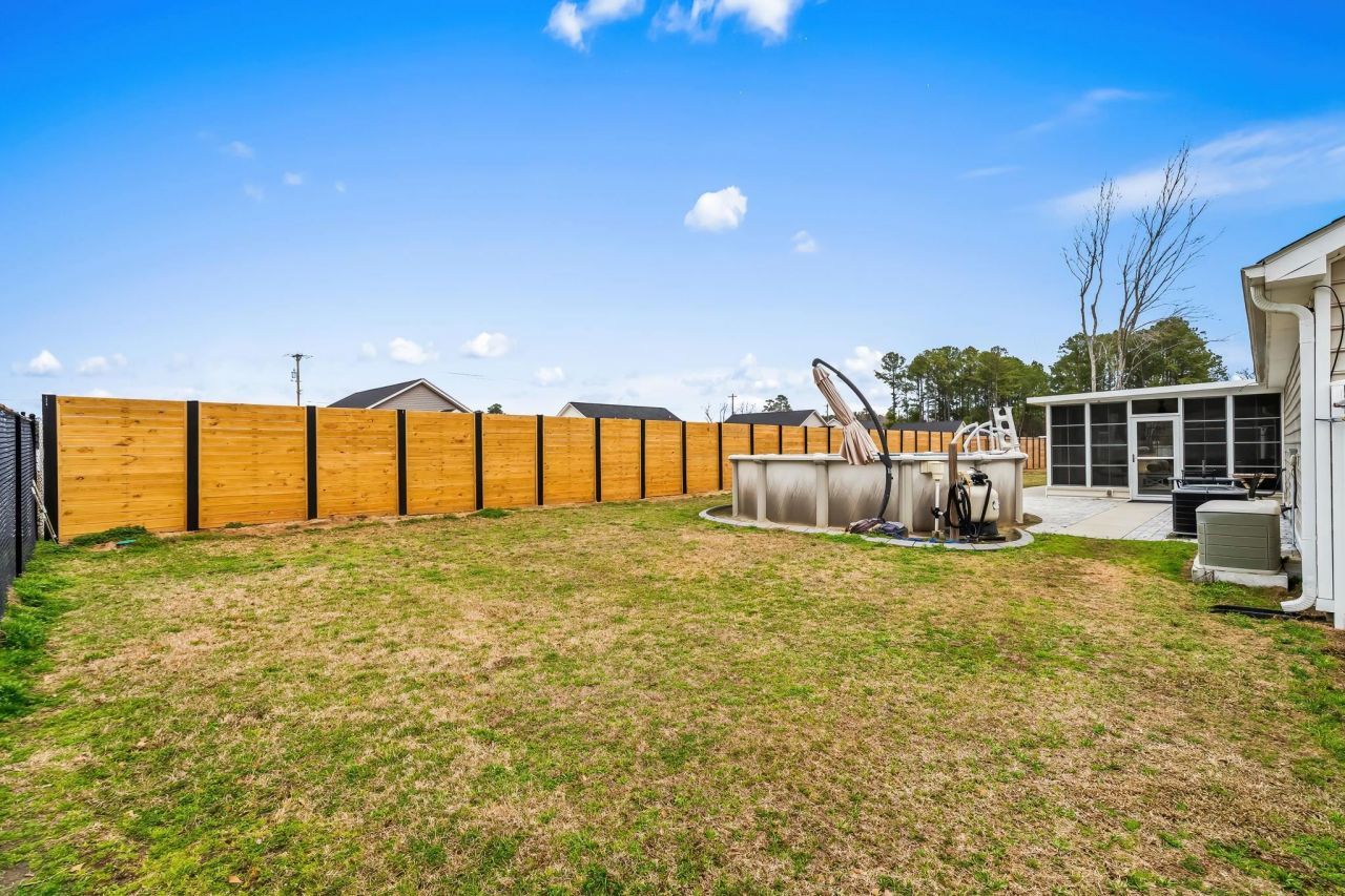 905 Futrell St. Photo 32