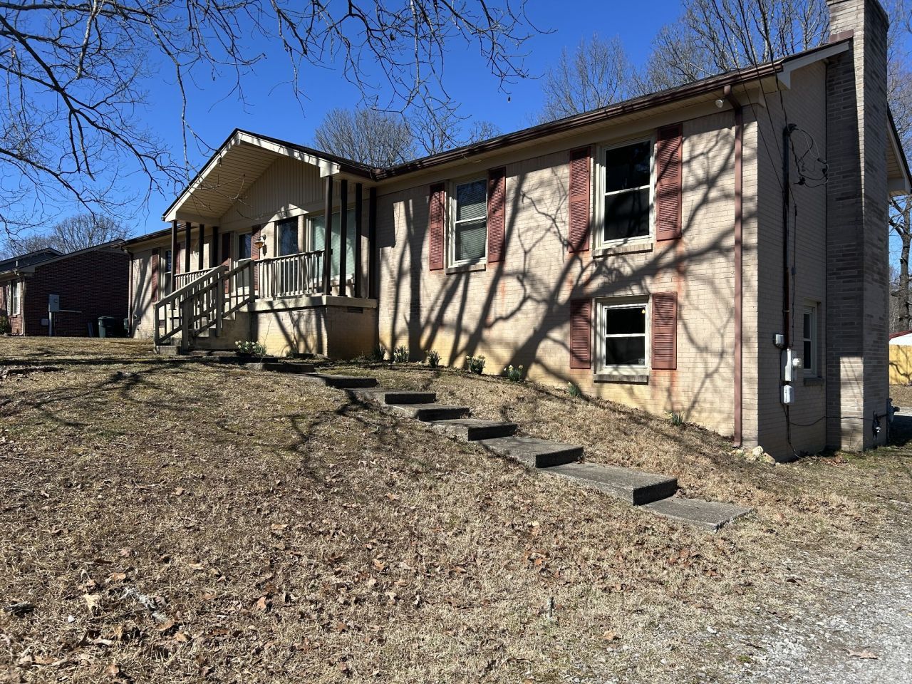 120 Ravenwood Cir Dickson, TN 37055