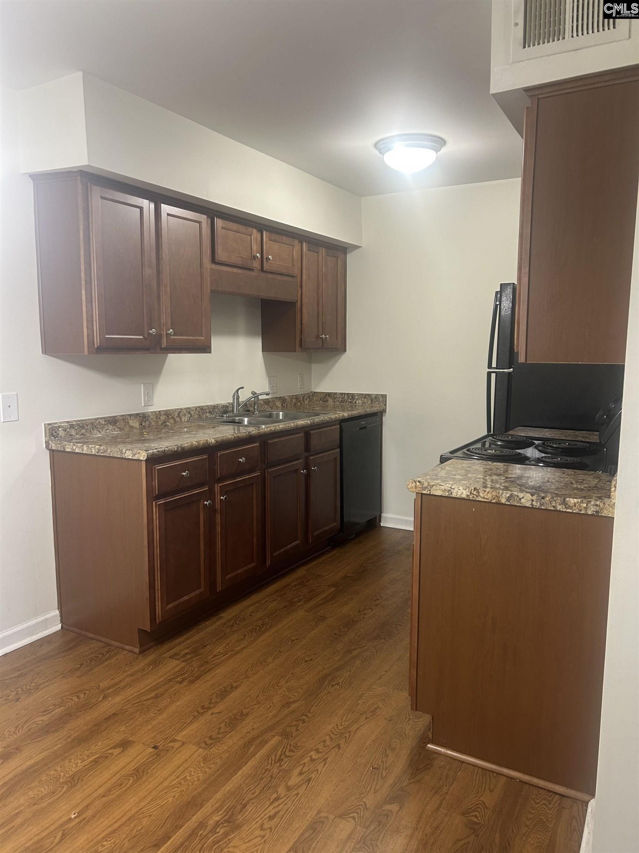 1415 Old Manor Road Photo 9