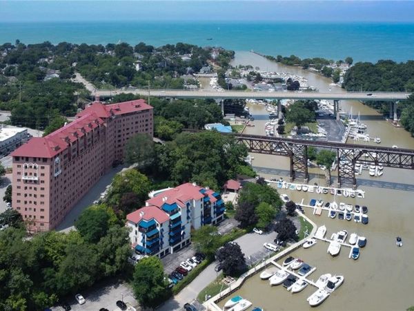 19000 Lake Road, Unit 2315, Rocky River, OH 44116