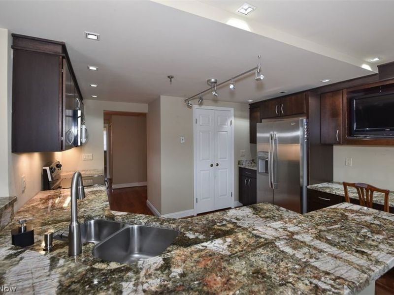 19000 Lake Road, Unit 2315, Rocky River, OH 44116 Photo 14