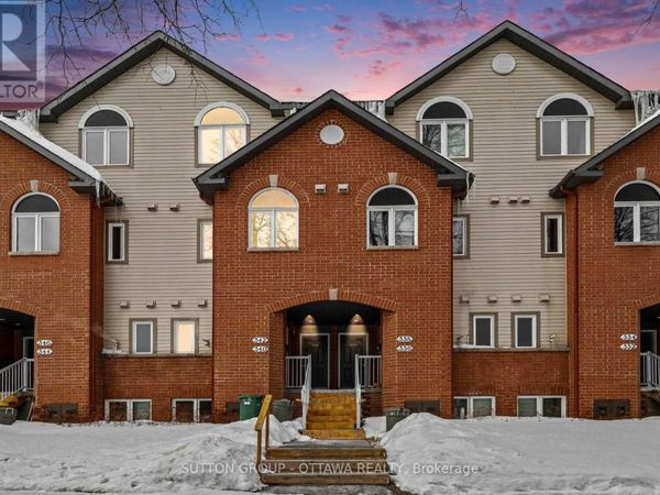 340 London Terrace, Ottawa, ON K1K2W3