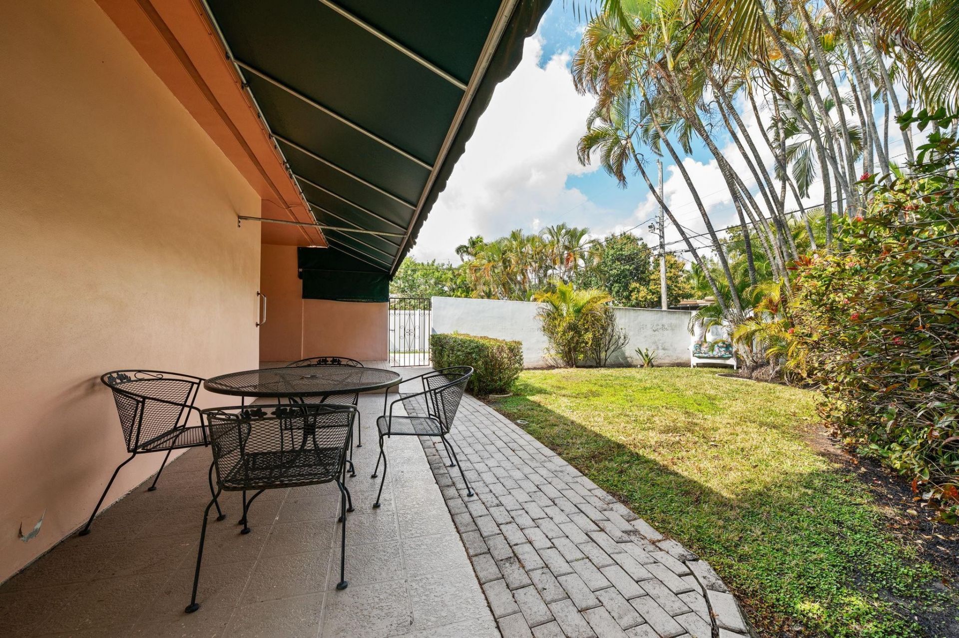 947 Lincoln Street, Hollywood, FL 33019 Photo