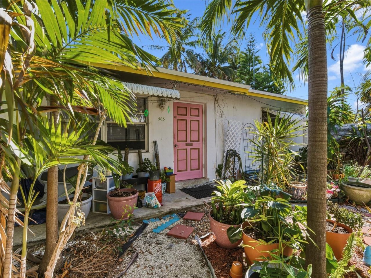 560-564 NE 34th Street, Oakland Park, FL 33334 Photo