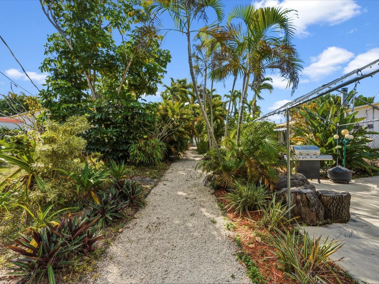 560-564 NE 34th Street, Oakland Park, FL 33334 Photo