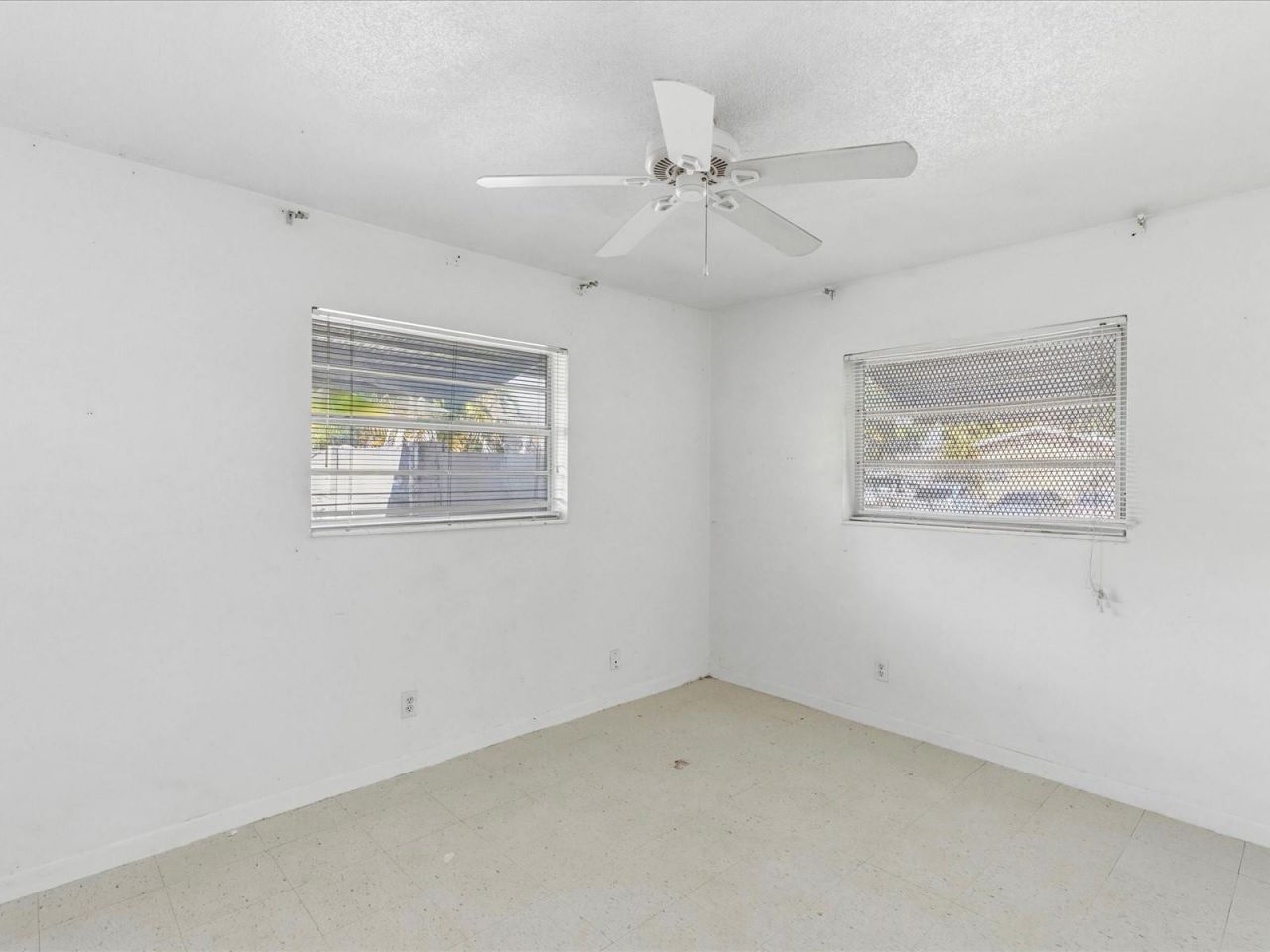 560-564 NE 34th Street, Oakland Park, FL 33334 Photo