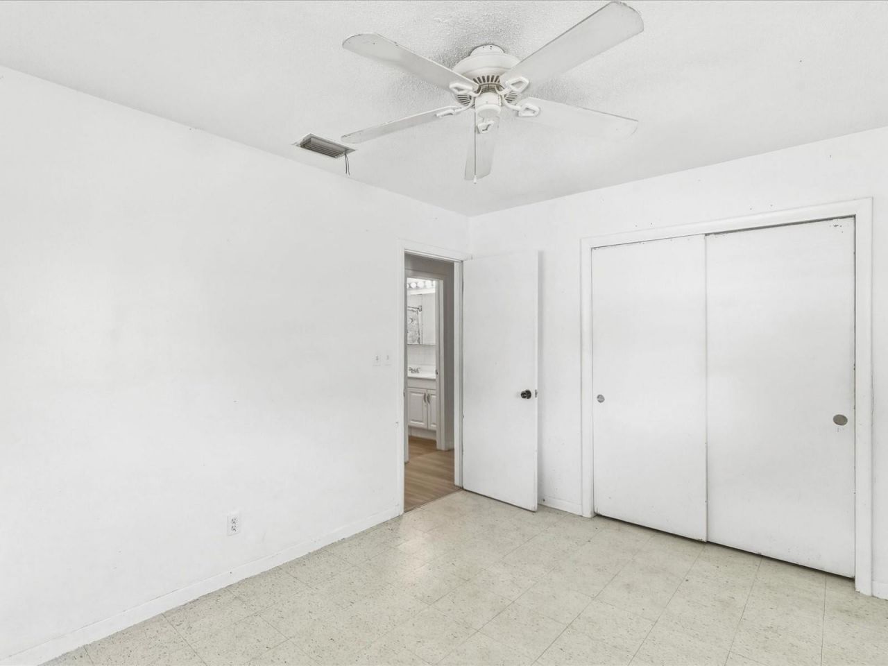 560-564 NE 34th Street, Oakland Park, FL 33334 Photo