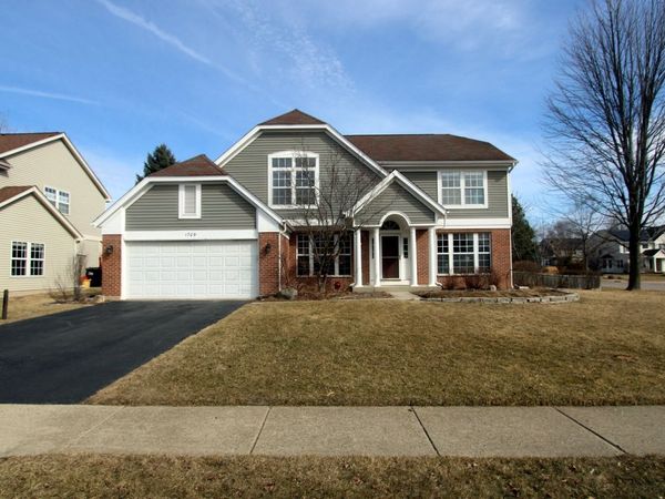 1709 Cunningham Lane , Crystal Lake, IL 60014