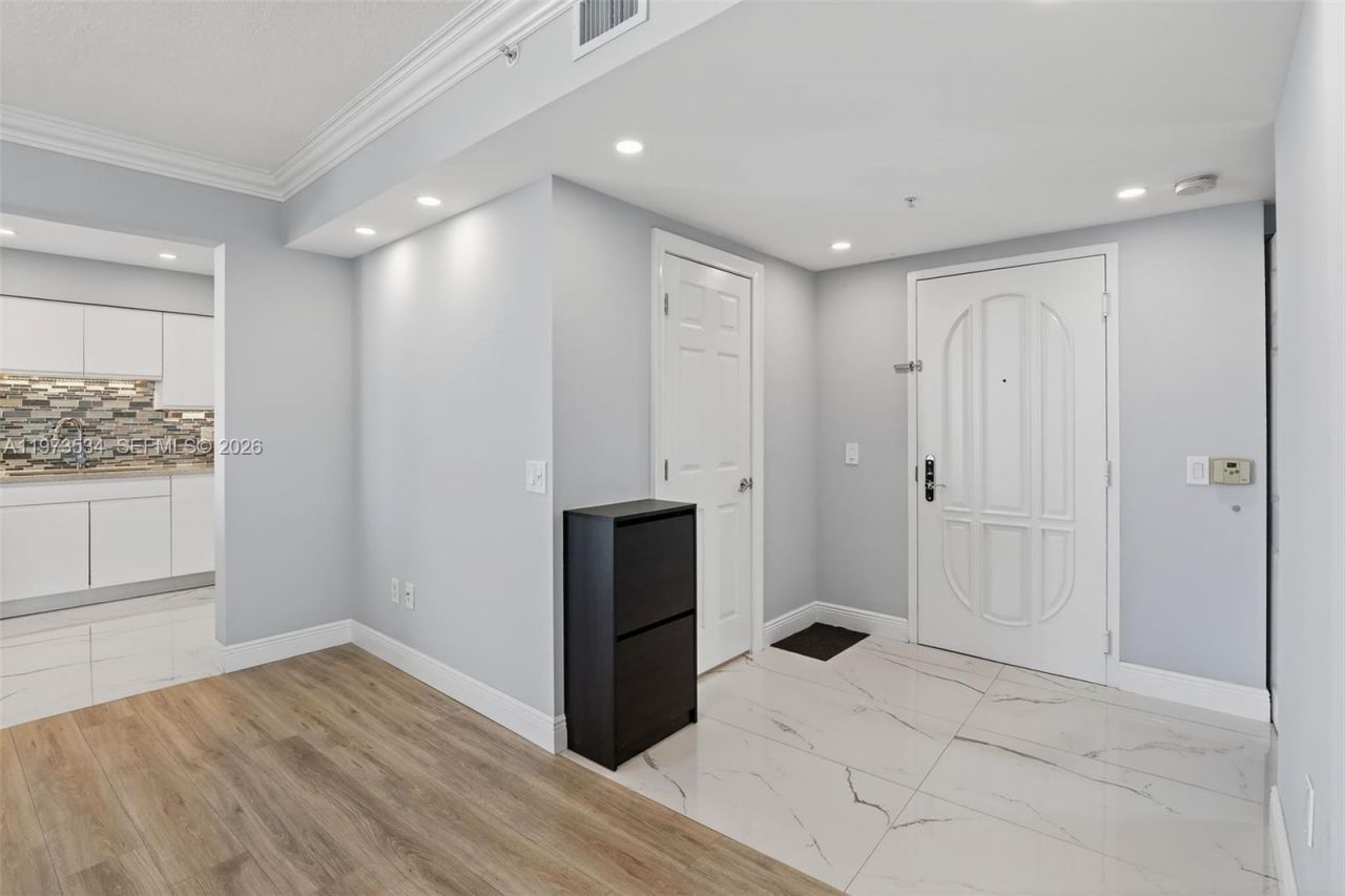 3370 Hidden Bay Dr, Unit 1501, Aventura, FL 33180 Photo