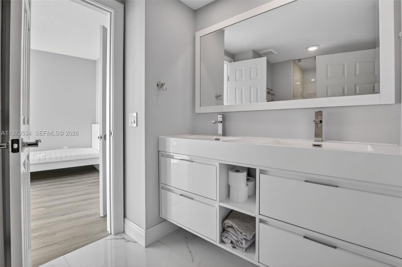 3370 Hidden Bay Dr, Unit 1501, Aventura, FL 33180 Photo