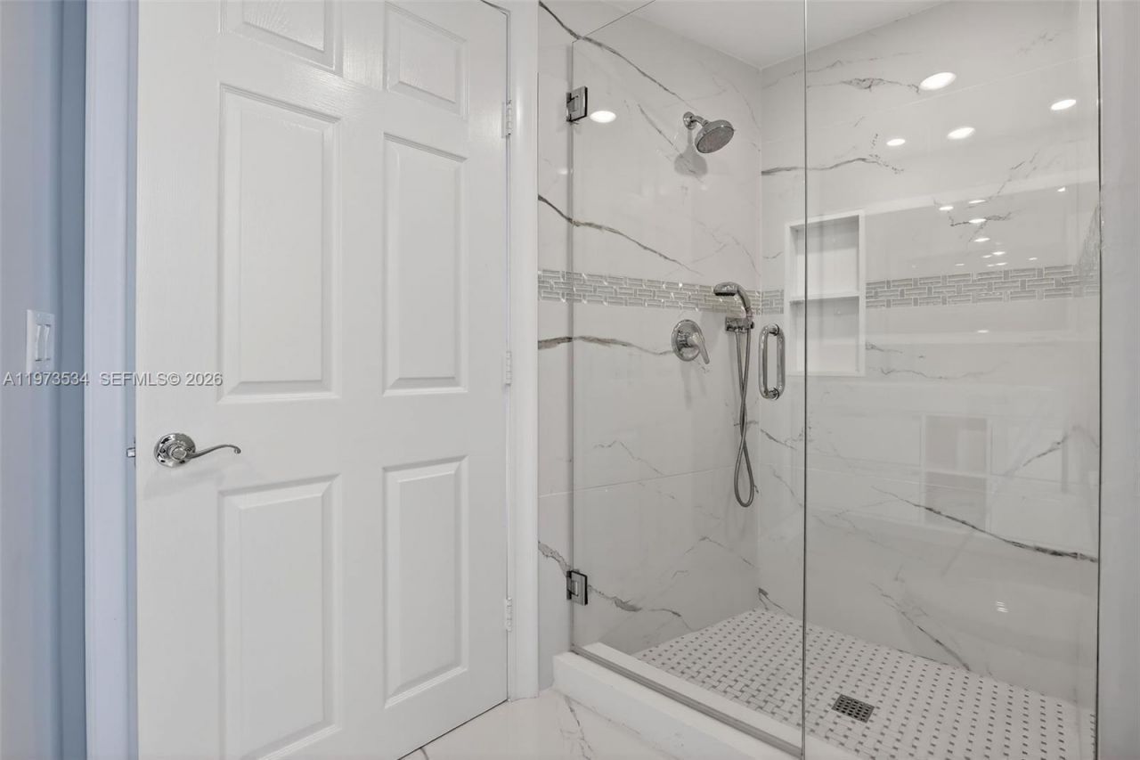 3370 Hidden Bay Dr, Unit 1501, Aventura, FL 33180 Photo