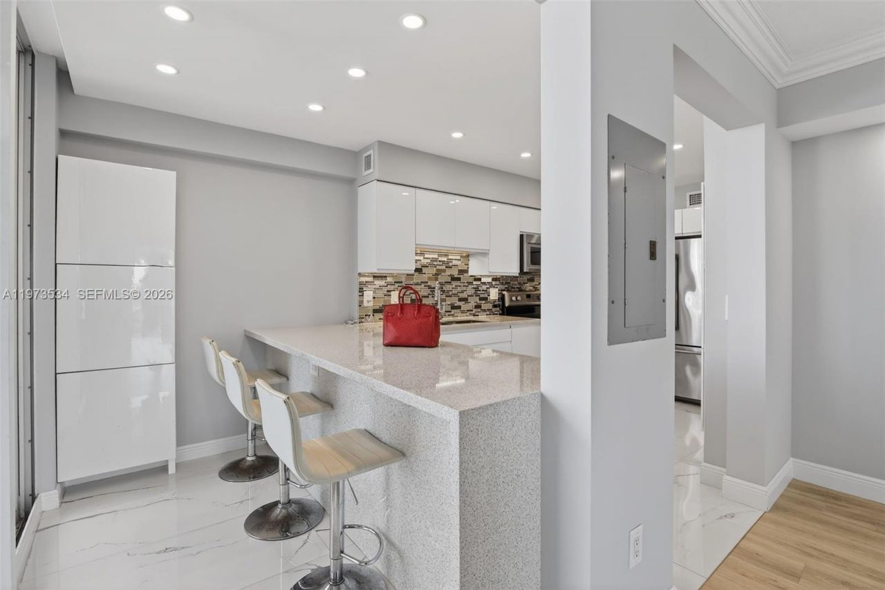 3370 Hidden Bay Dr, Unit 1501, Aventura, FL 33180 Photo