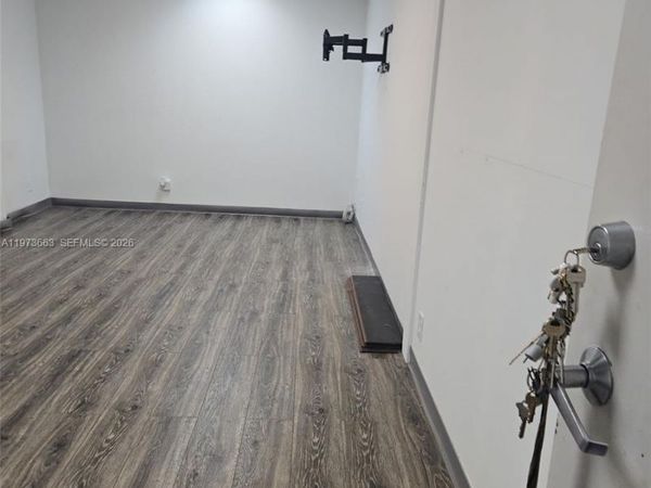 6405 NW 36th St , Virginia Gardens, FL 33166