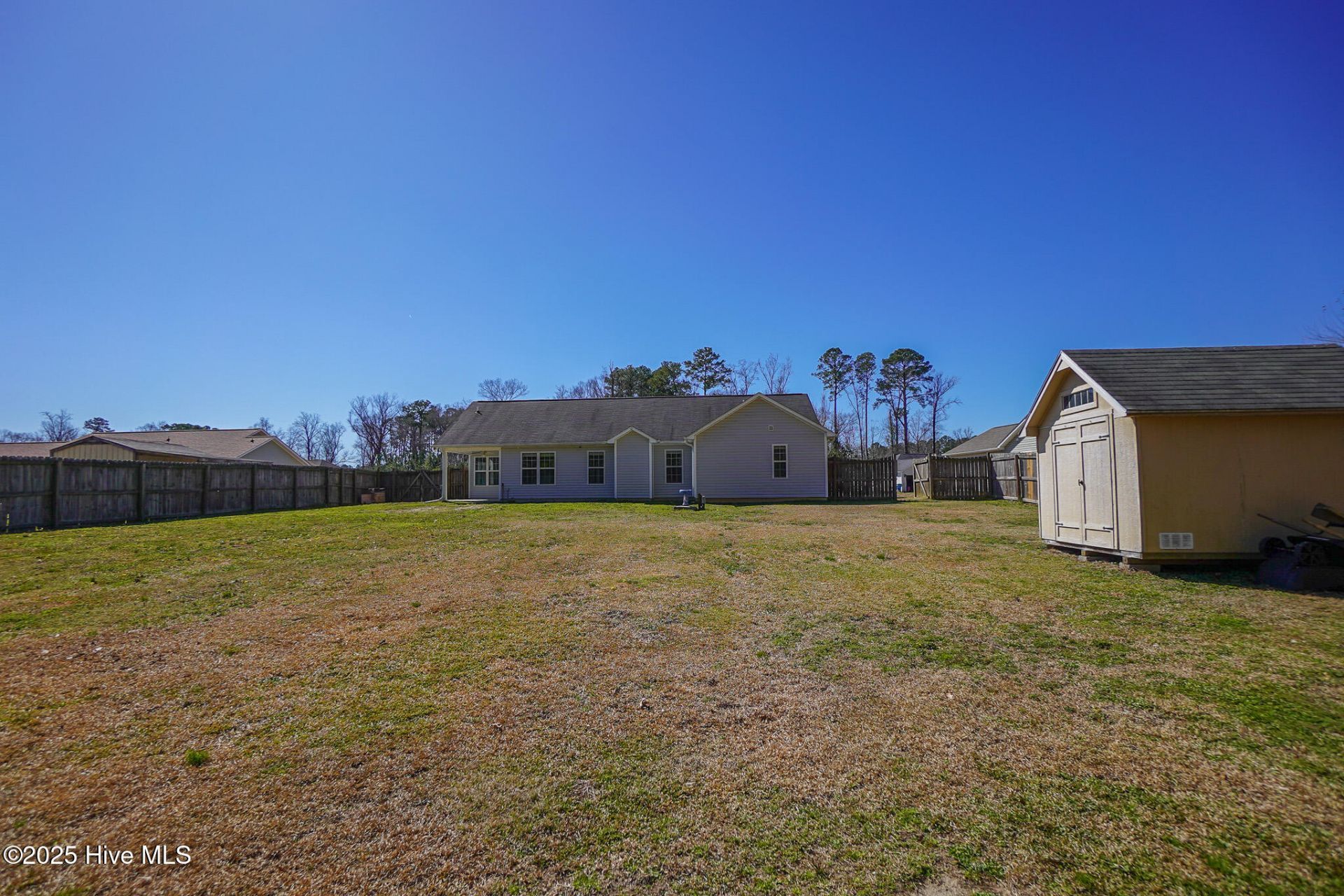 109 Hidden Hollow Drive, Richlands, NC 28574 Main Photo