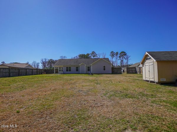 109 Hidden Hollow Drive, Richlands, NC 28574