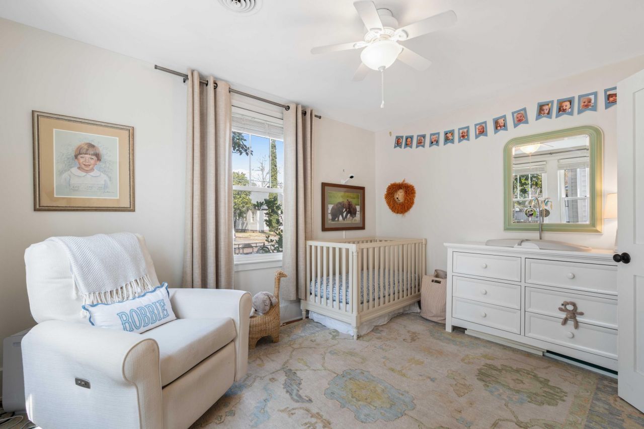 237 Gordon Street Photo 24