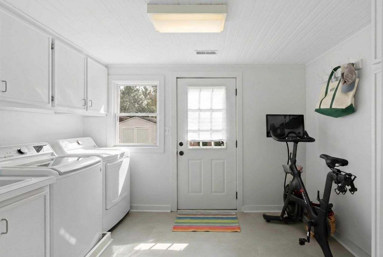 237 Gordon Street Photo 29