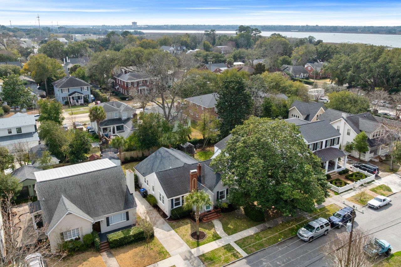 237 Gordon Street Photo 36