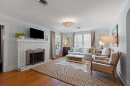 237 Gordon Street photo 4