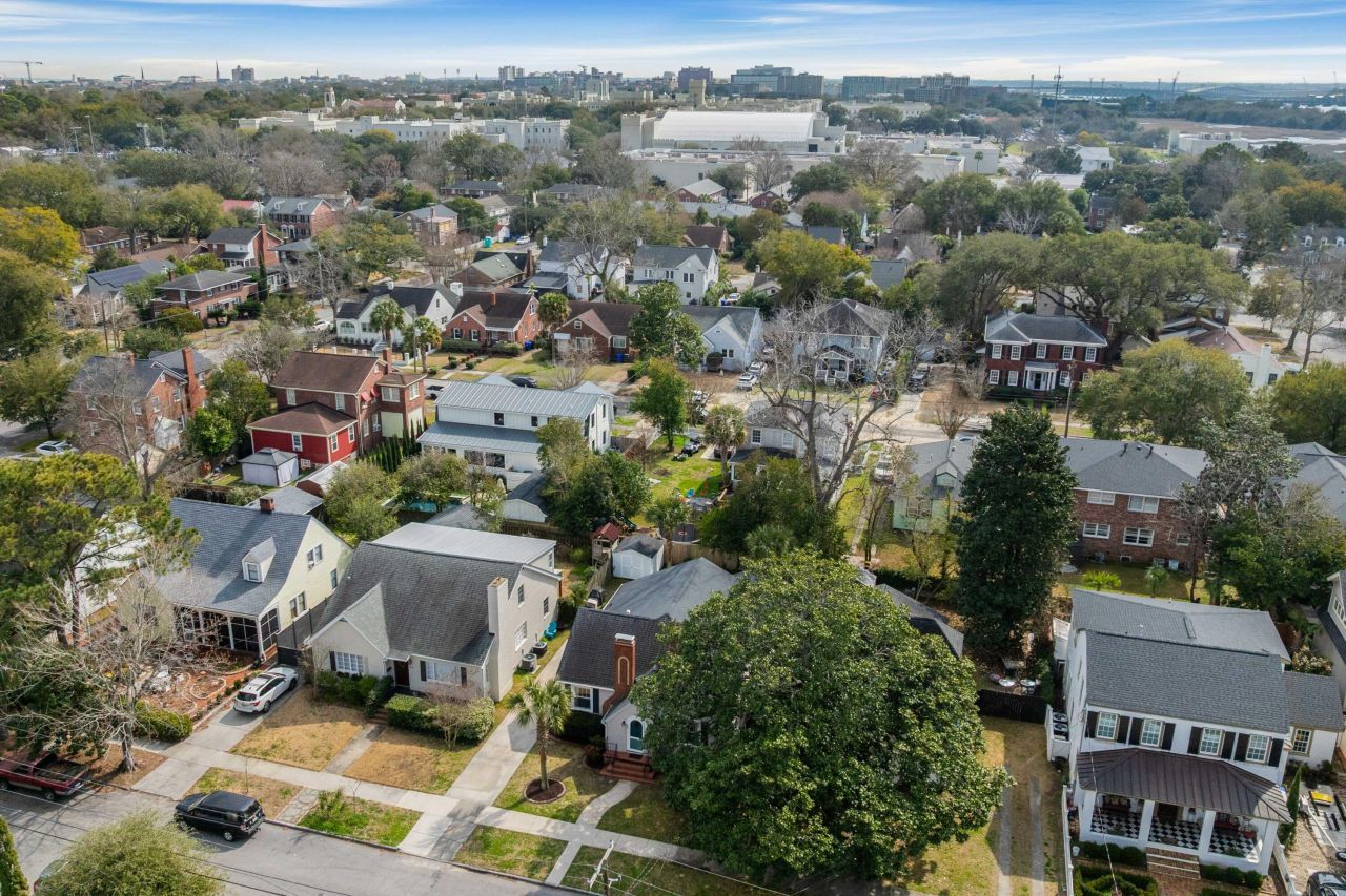 237 Gordon Street Photo 41