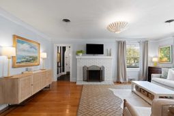 237 Gordon Street photo 4