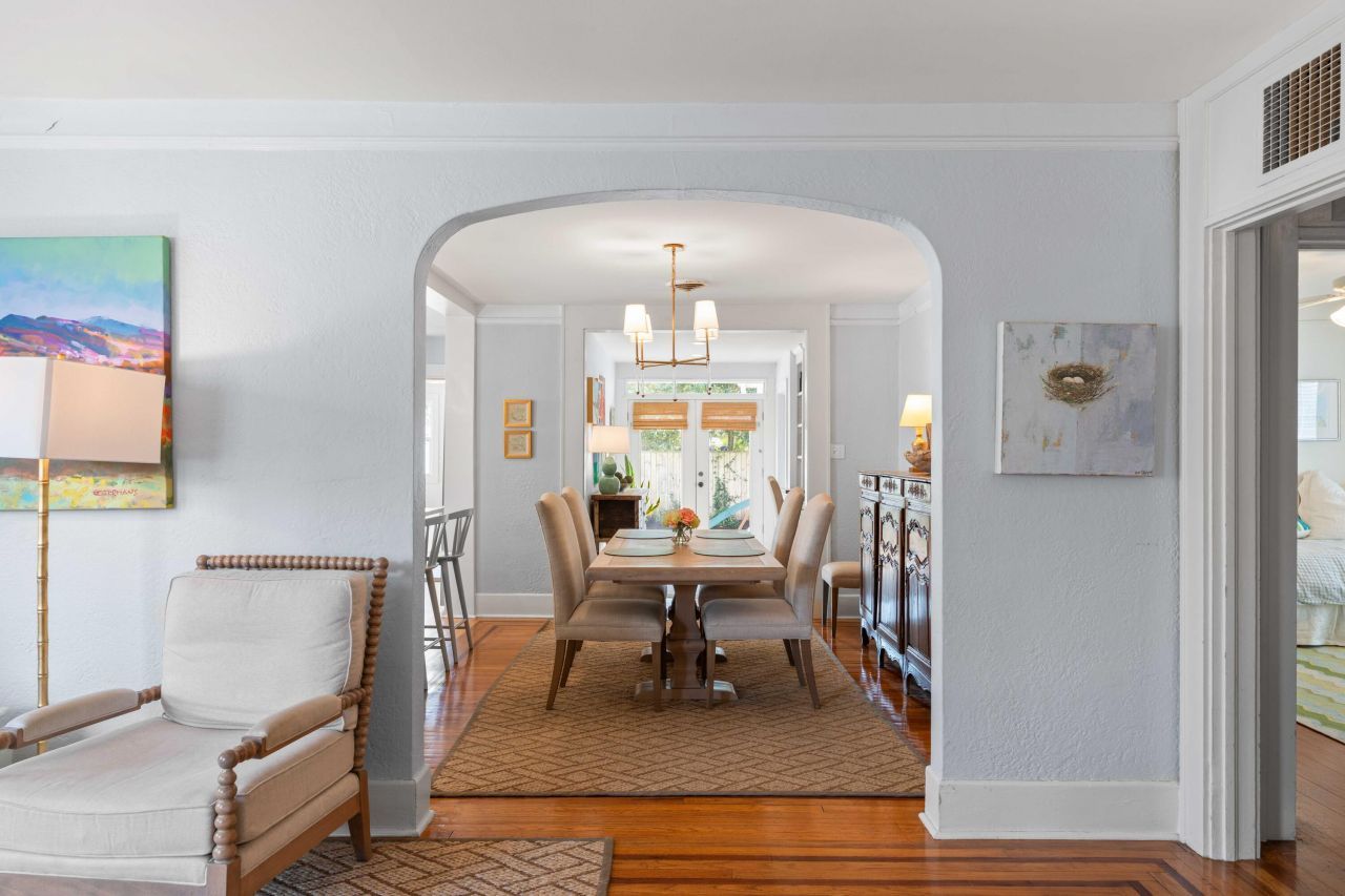 237 Gordon Street Photo 6