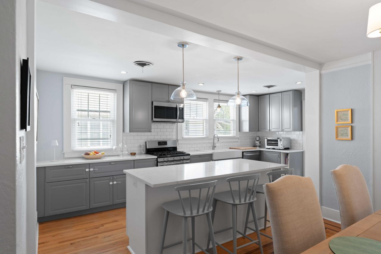 237 Gordon Street Photo 8