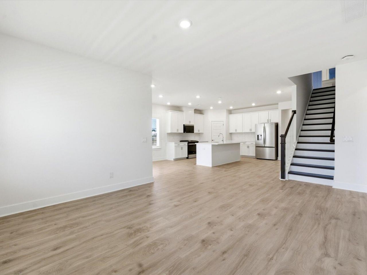 359 Calm Water Way Photo 6