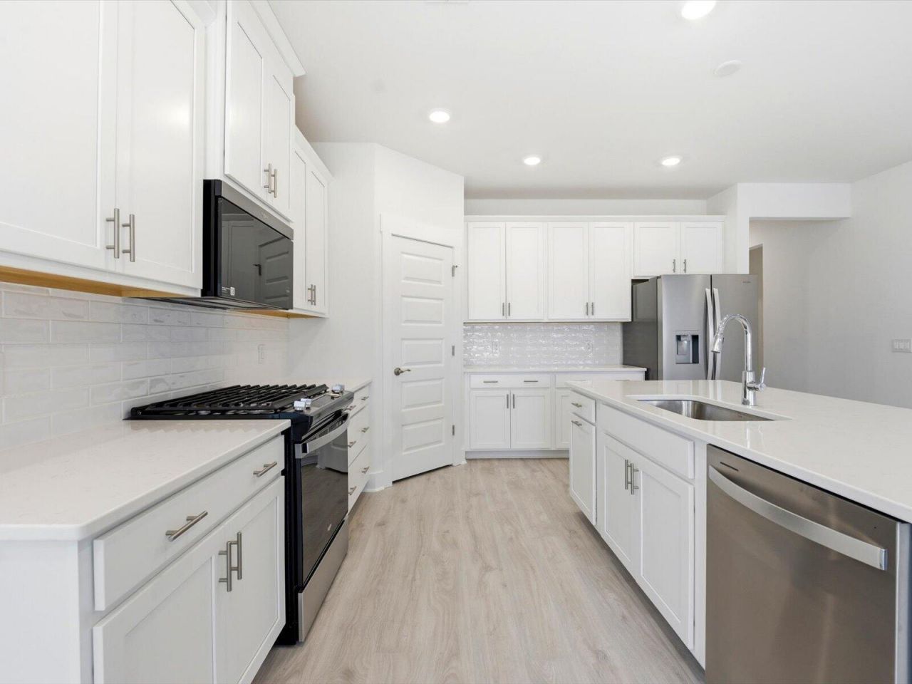 359 Calm Water Way Photo 8