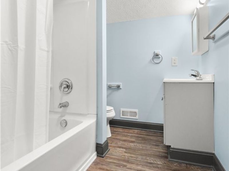 840 E Buchtel Avenue, Akron, OH 44305 Photo 24