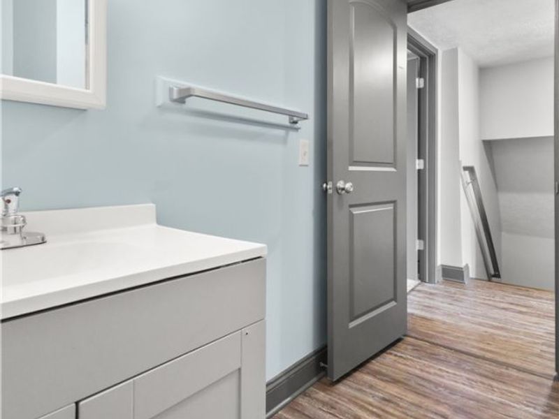 840 E Buchtel Avenue, Akron, OH 44305 Photo 25