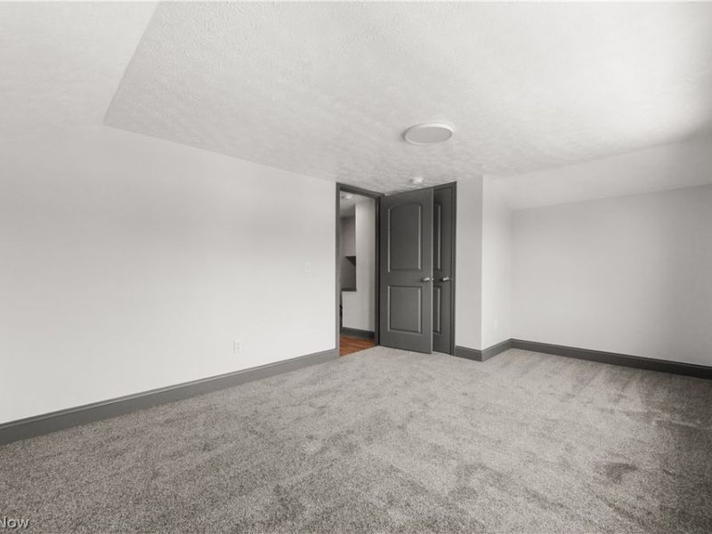 840 E Buchtel Avenue, Akron, OH 44305 Photo 26