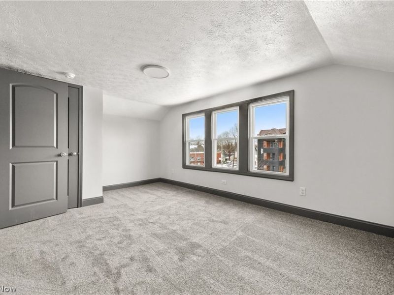 840 E Buchtel Avenue, Akron, OH 44305 Photo 27