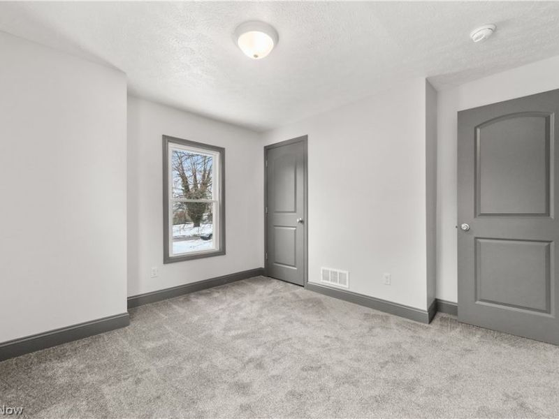 840 E Buchtel Avenue, Akron, OH 44305 Photo 33