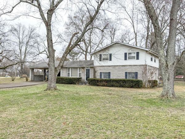 702 Belaire Dr , Smyrna, TN 37167