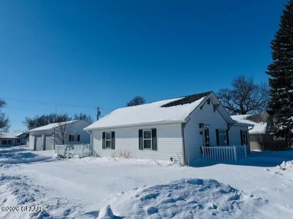 524 5TH Street SE, Devils Lake, ND 58301