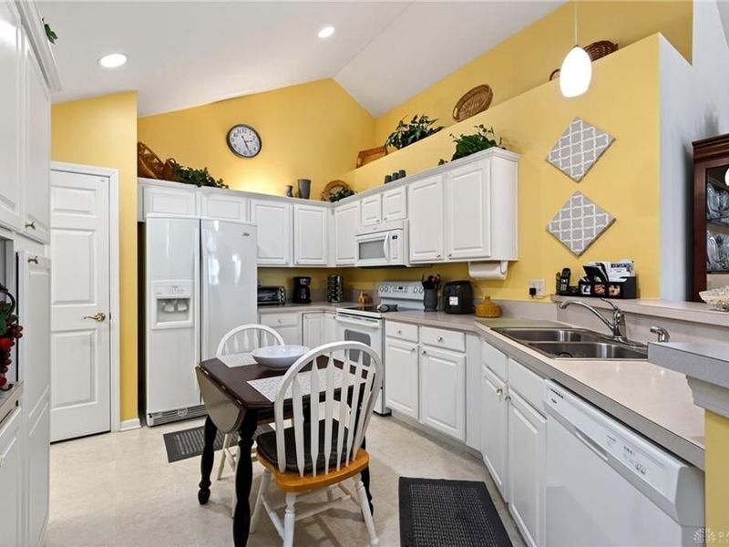 4606 Cobblestone Drive, Tipp City, OH 45371 Photo 17