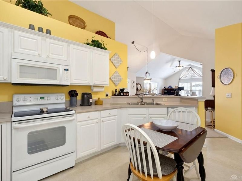 4606 Cobblestone Drive, Tipp City, OH 45371 Photo 18