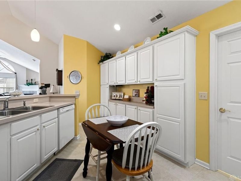 4606 Cobblestone Drive, Tipp City, OH 45371 Photo 19