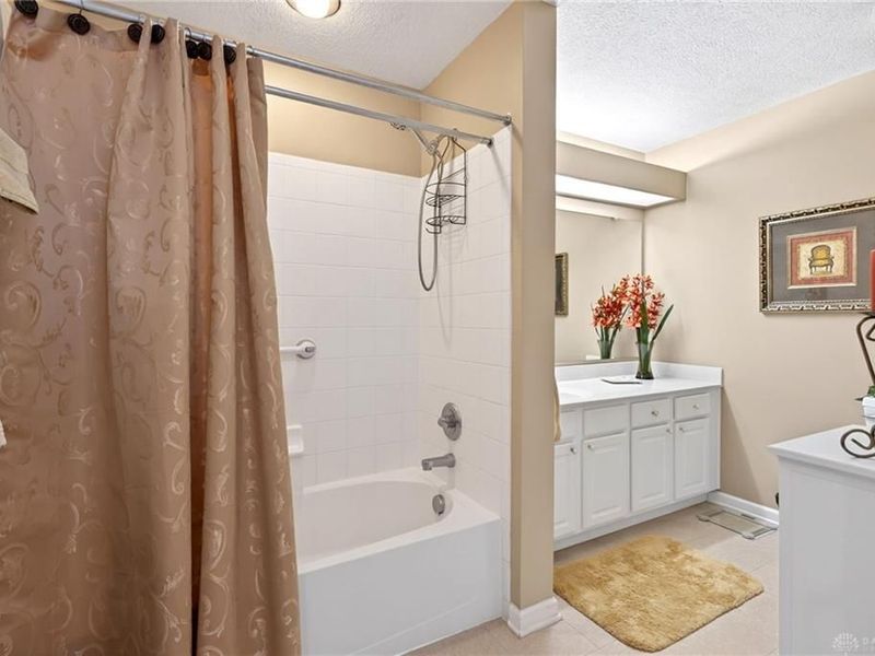 4606 Cobblestone Drive, Tipp City, OH 45371 Photo 29