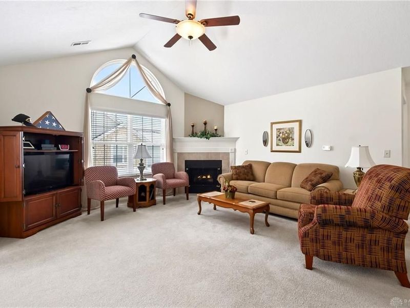 4606 Cobblestone Drive, Tipp City, OH 45371 Photo 6