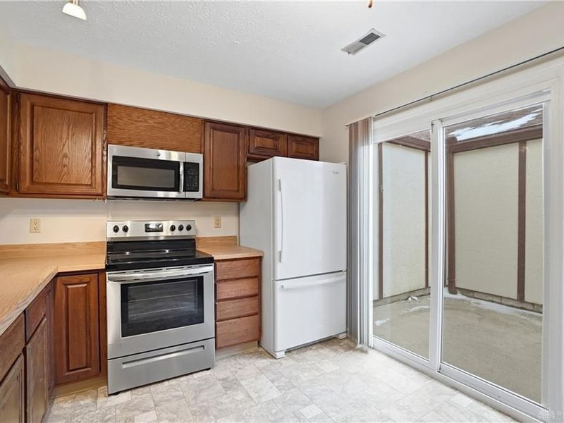 8603 Sea Pines Lane, Dayton, OH 45458 Photo 11