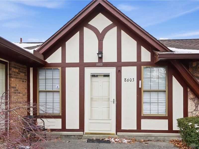 8603 Sea Pines Lane, Dayton, OH 45458 Photo 2