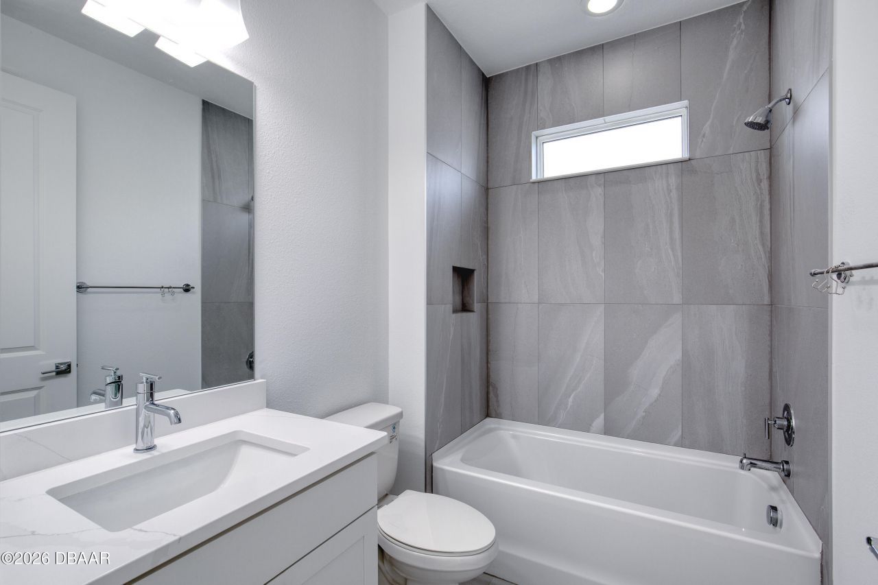 672 Hang Loose Way, Daytona Beach, FL 32124 Photo