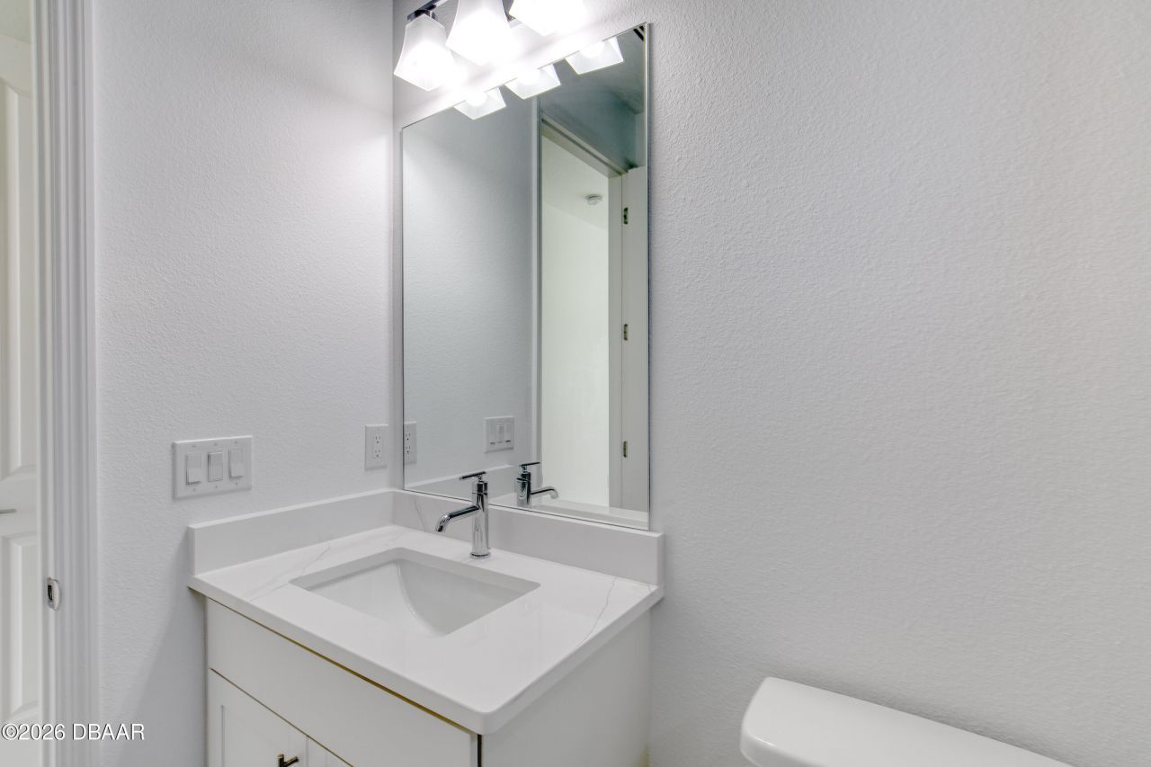 672 Hang Loose Way, Daytona Beach, FL 32124 Photo