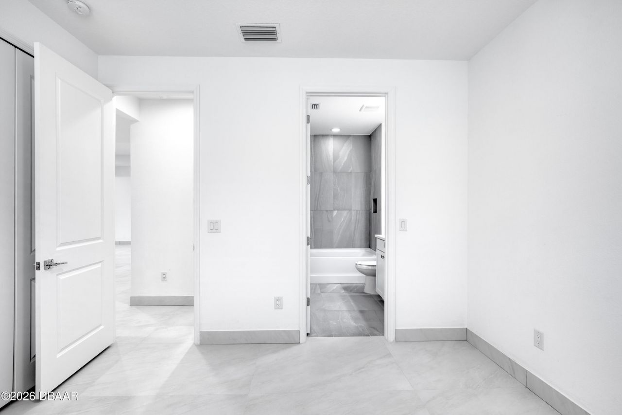 672 Hang Loose Way, Daytona Beach, FL 32124 Photo