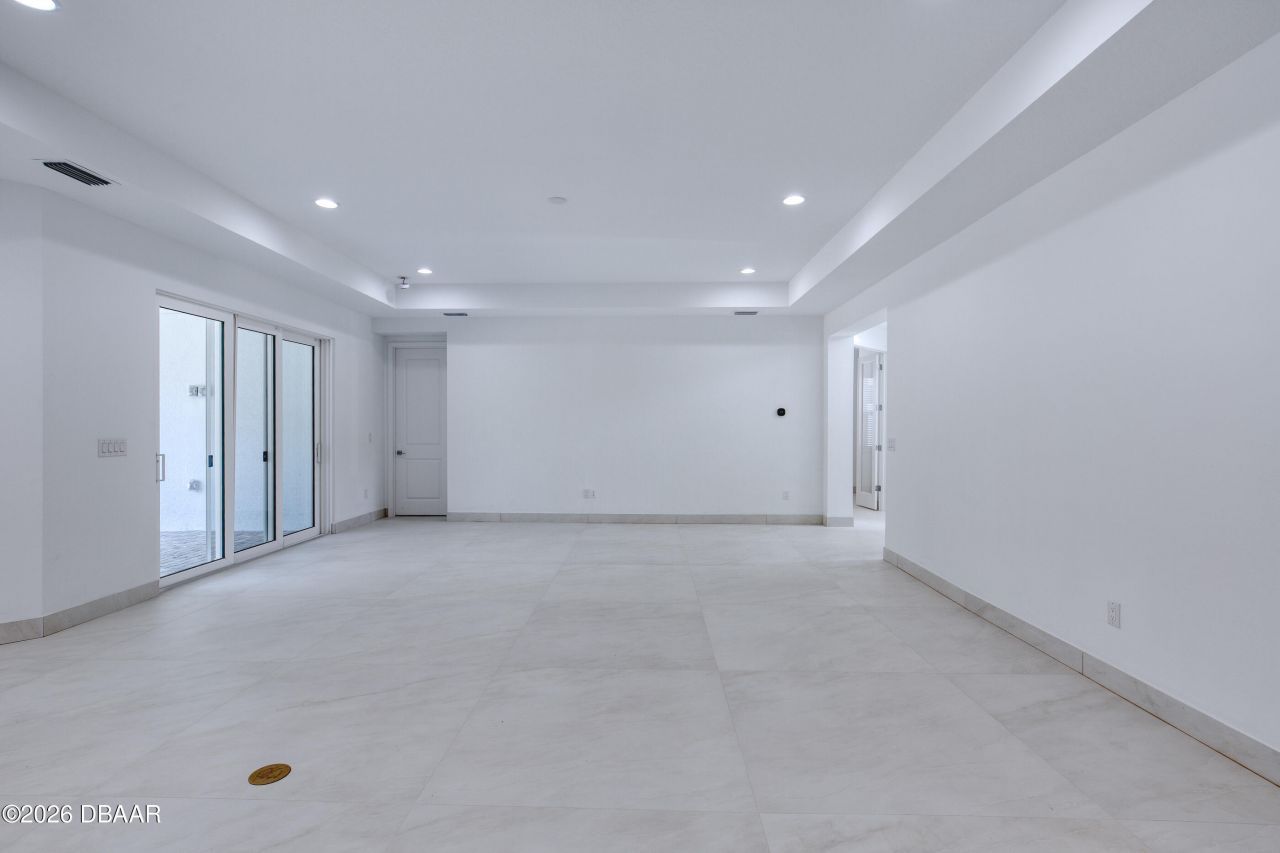 672 Hang Loose Way, Daytona Beach, FL 32124 Photo