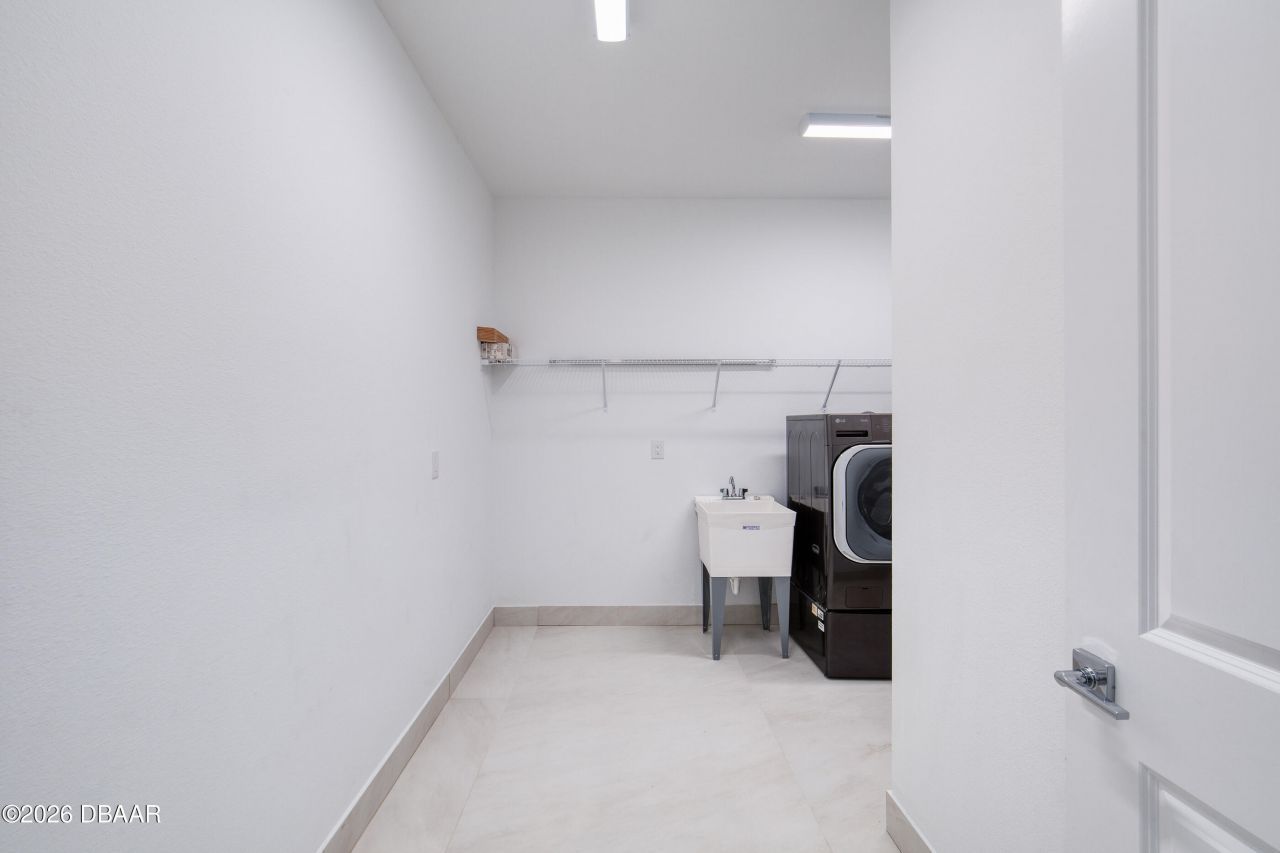 672 Hang Loose Way, Daytona Beach, FL 32124 Photo