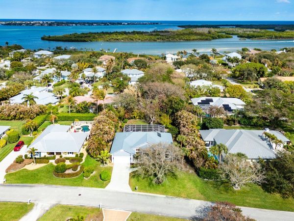 3741 SE Bowsprit Court, Stuart, FL 34997